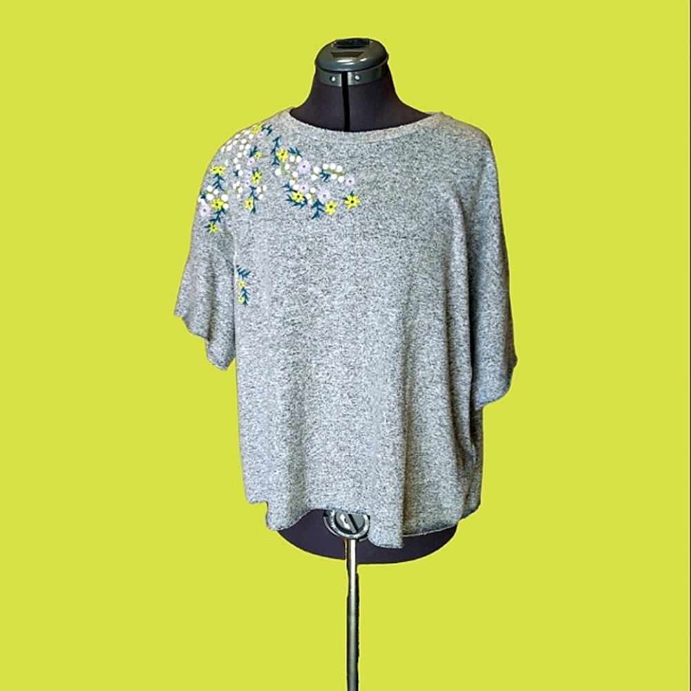 H&M L.O.G.G. grey short sleeve pullover top, M